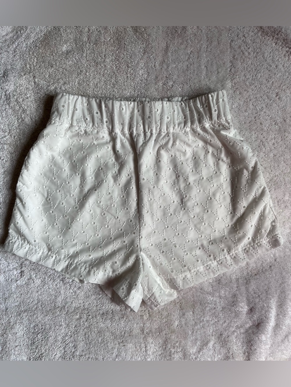 FRANCESCA’S White Eyelet Elastic-Waist Women’s Shorts/Size XS/functional pockets